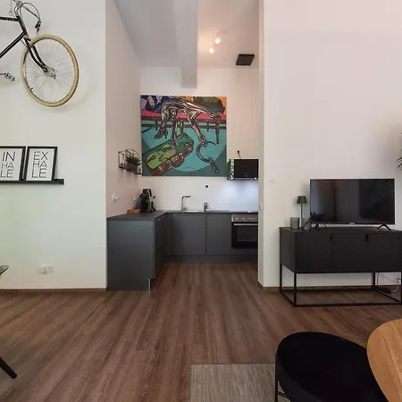 Lunas In Der Alten Schule