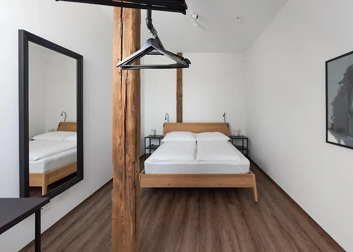 Lunas In Der Alten Schule